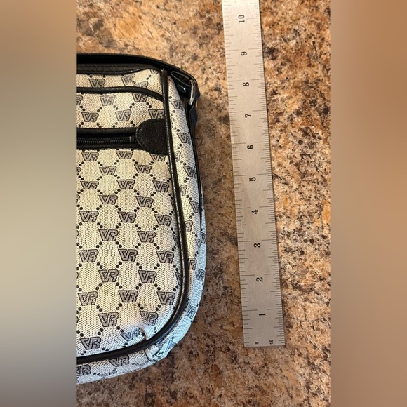 Vintage VR Classic Stylish Monogram Rare Hard To Find Retro Crossbody Bag - Picture 12 of 16